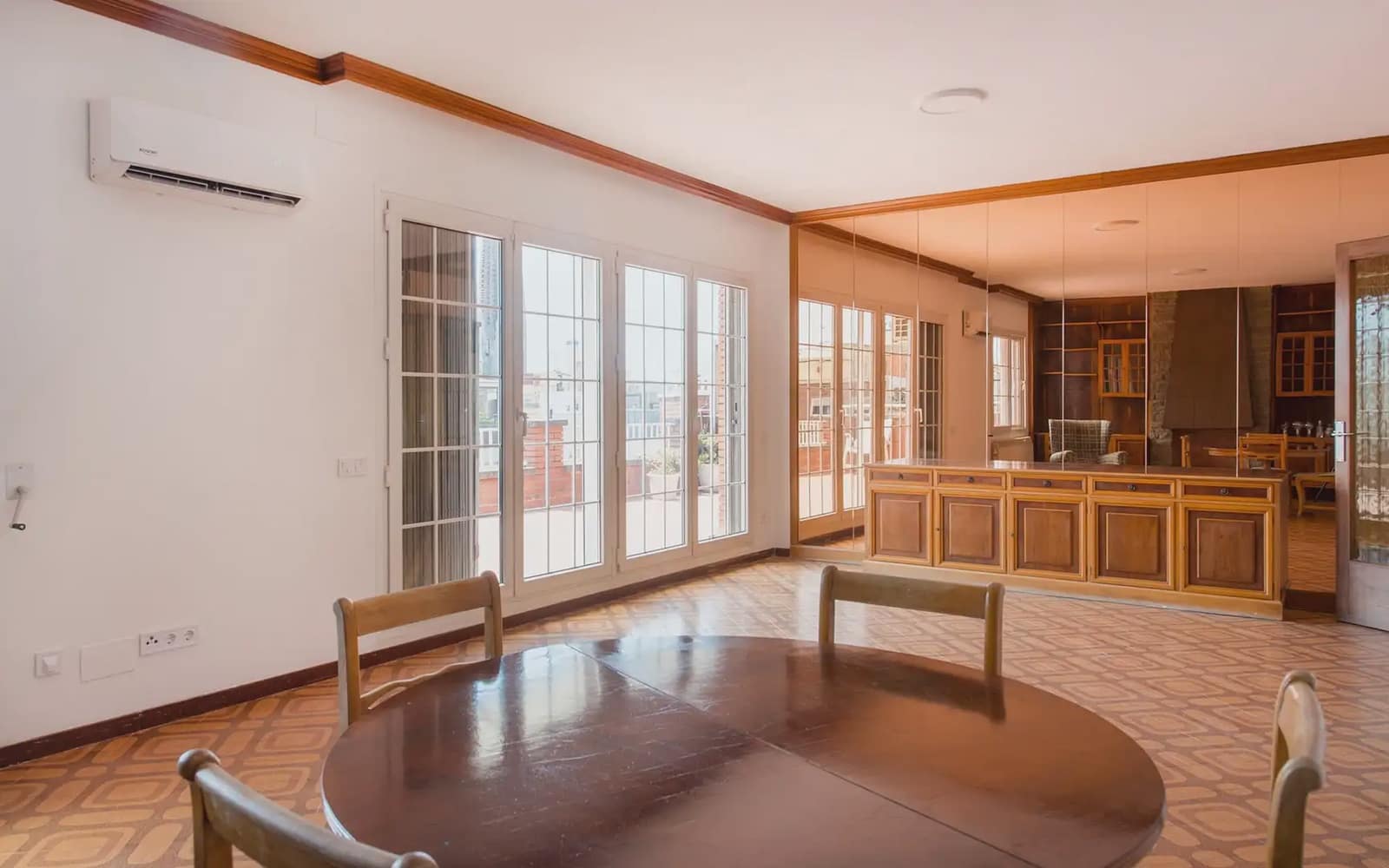 4 bedroom Penthouse for rent in Barcelona city with garage - € 2,359 (Ref: 9961994)