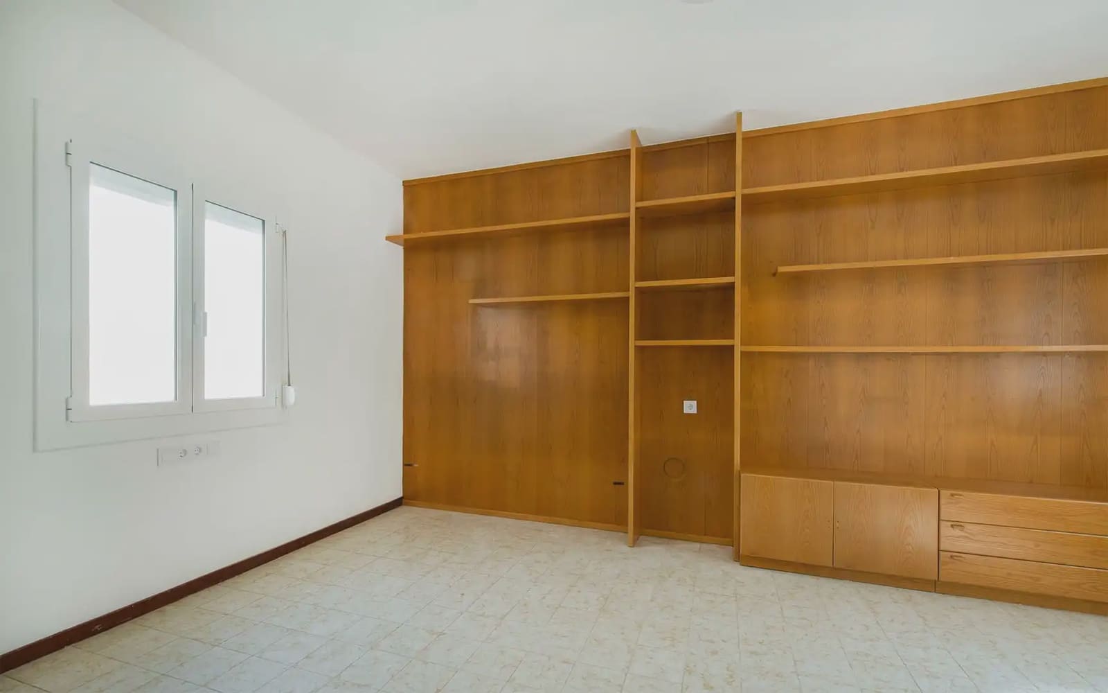 4 bedroom Penthouse for rent in Barcelona city with garage - € 2,359 (Ref: 9961994)