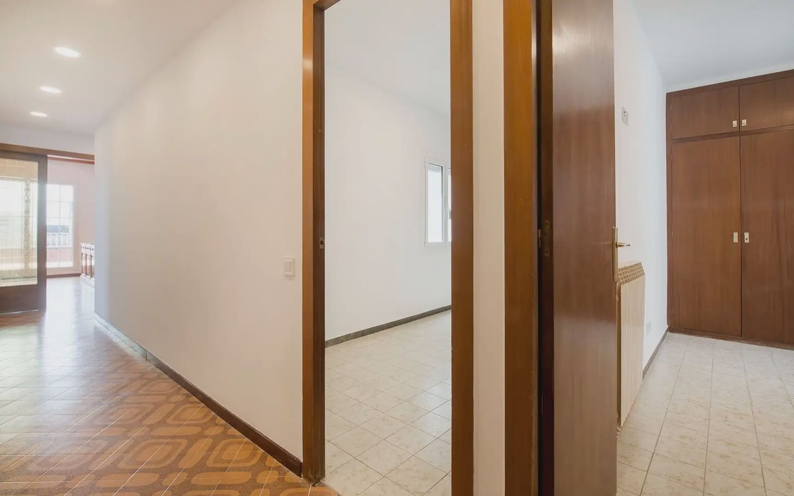 4 bedroom Penthouse for rent in Barcelona city with garage - € 2,359 (Ref: 9961994)