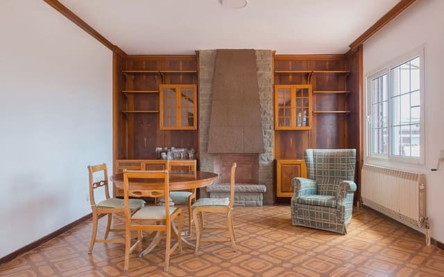 4 bedroom Penthouse for rent in La Sagrada Família, Barcelona city with garage - € 2,359 (Ref: 9961994)