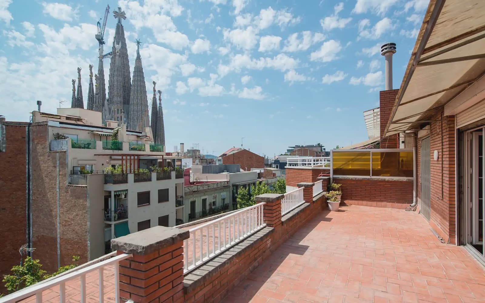 4 bedroom Penthouse for rent in Barcelona city with garage - € 2,359 (Ref: 9961994)