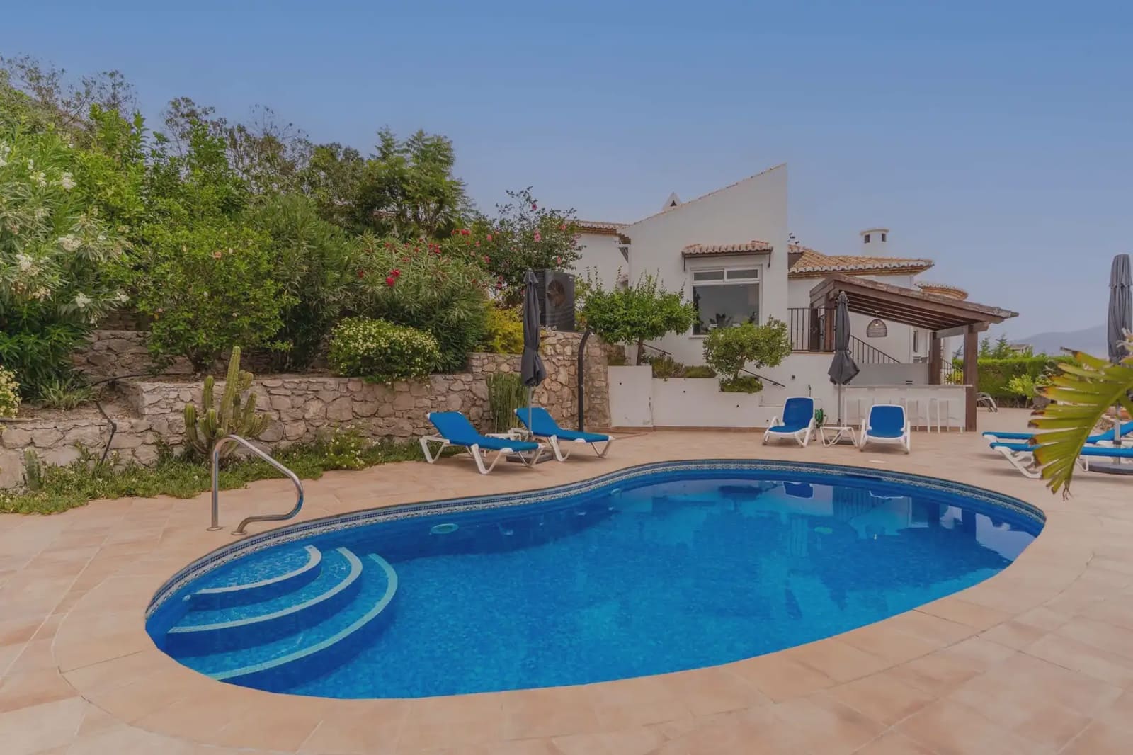 3 Zimmer Villa zu verkaufen in Salobrena mit Pool Garage - 705.000 € (Ref: 9972305)