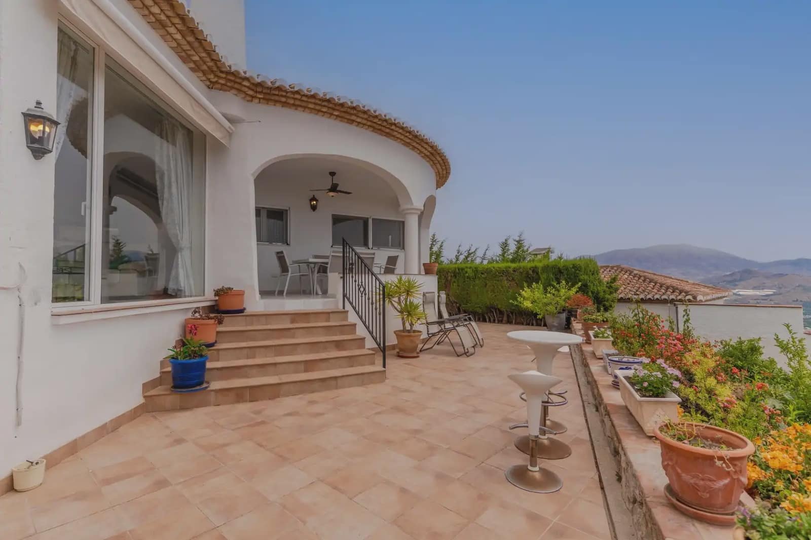 3 Zimmer Villa zu verkaufen in Salobrena mit Pool Garage - 705.000 € (Ref: 9972305)