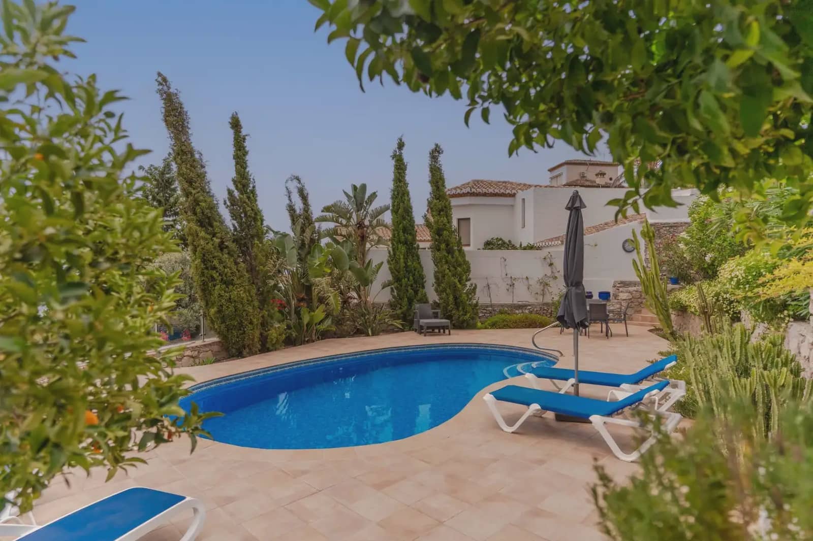 3 Zimmer Villa zu verkaufen in Salobrena mit Pool Garage - 705.000 € (Ref: 9972305)