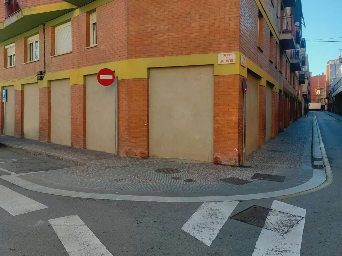 Comercial para arrendar em Girona cidade - 1 200 € (Ref: 9977906)