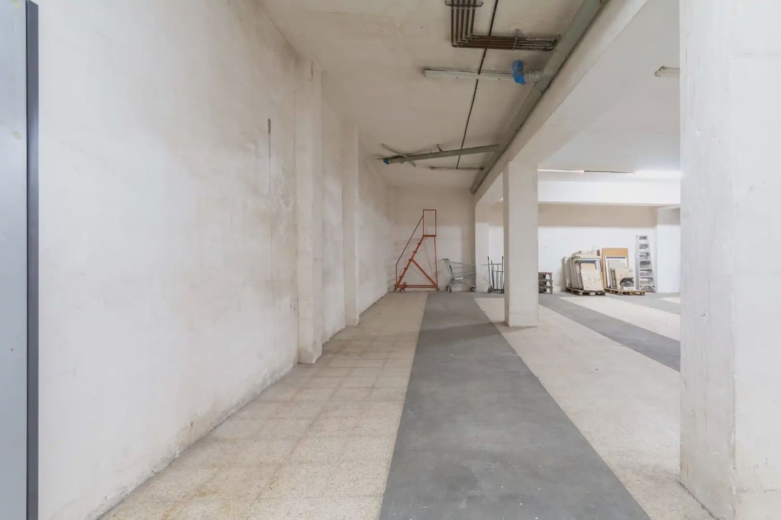 Comercial para arrendar em Girona cidade - 1 200 € (Ref: 9977906)
