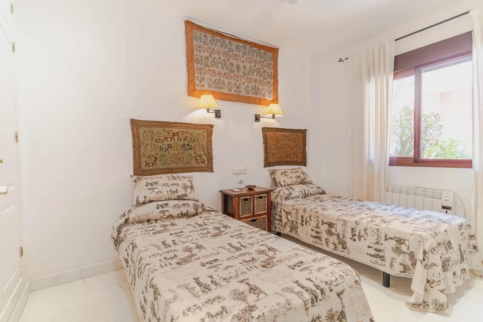 Adosado de 4 habitaciones en Motril en venta con piscina garaje - 550.000 € (Ref: 9978039)