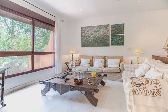 Adosado de 4 habitaciones en Motril en venta con piscina garaje - 550.000 € (Ref: 9978039)