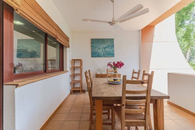 Adosado de 4 habitaciones en Motril en venta con piscina garaje - 550.000 € (Ref: 9978039)