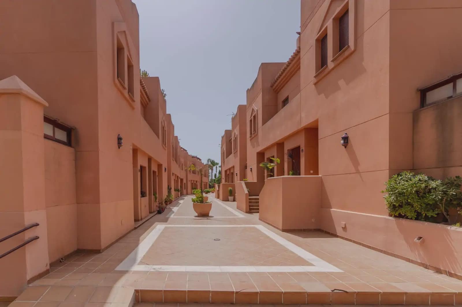 Adosado de 4 habitaciones en Motril en venta con piscina garaje - 550.000 € (Ref: 9978039)