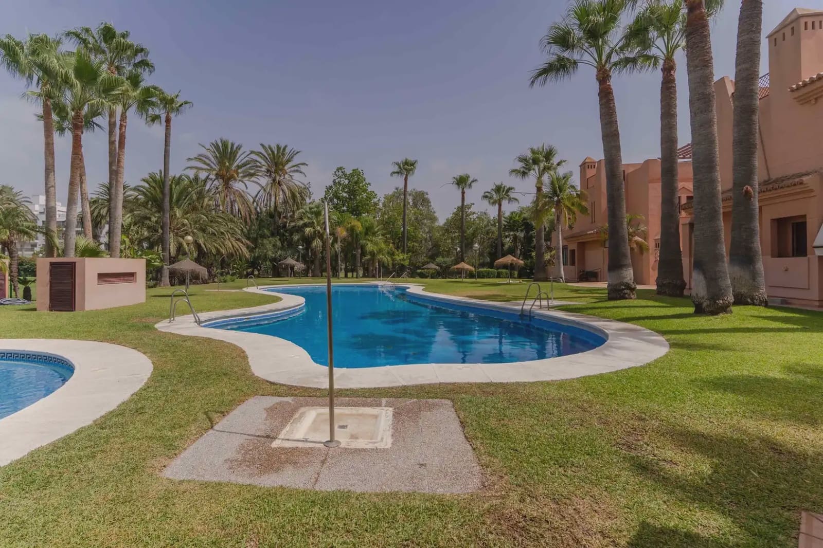 Adosado de 4 habitaciones en Motril en venta con piscina garaje - 550.000 € (Ref: 9978039)