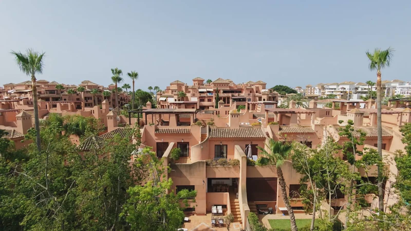 Adosado de 4 habitaciones en Motril en venta con piscina garaje - 550.000 € (Ref: 9978039)