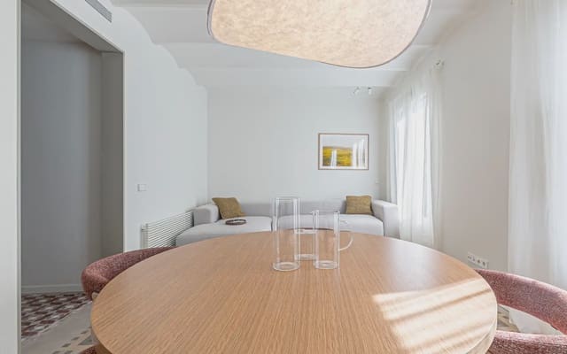 3 soveværelse Lejlighed til salg i El Barri Gòtic, Barcelona by - € 850.000 (Ref: 9993683)