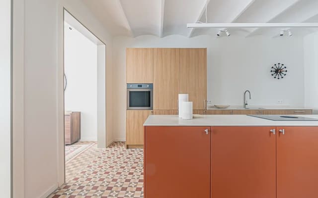 3 soveværelse Lejlighed til salg i El Barri Gòtic, Barcelona by - € 850.000 (Ref: 9993683)