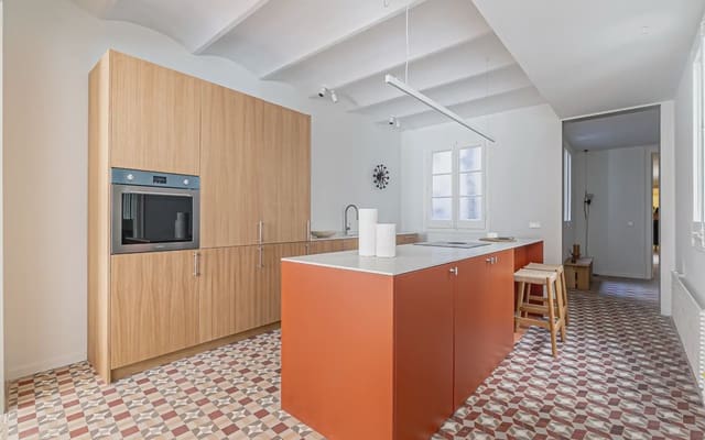 3 soveværelse Lejlighed til salg i El Barri Gòtic, Barcelona by - € 850.000 (Ref: 9993683)