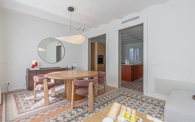 3 soveværelse Lejlighed til salg i El Barri Gòtic, Barcelona by - € 850.000 (Ref: 9993683)