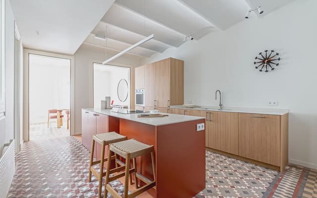 3 soveværelse Lejlighed til salg i El Barri Gòtic, Barcelona by - € 850.000 (Ref: 9993683)