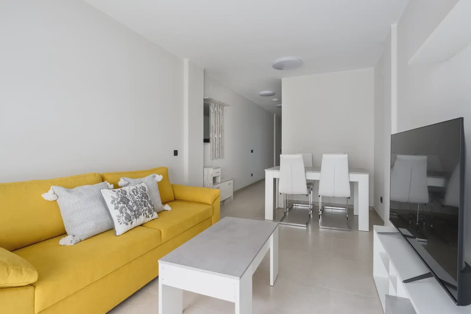 1 soveværelse Lejlighed til leje i Las Palmas de Gran Canaria - € 900 (Ref: 9996325)