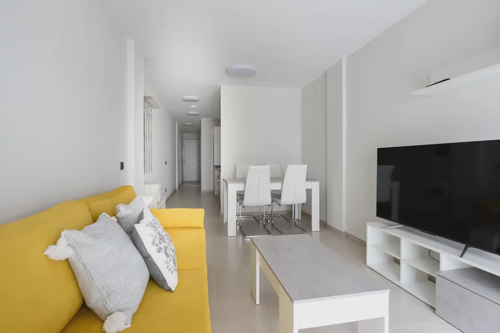 1 soveværelse Lejlighed til leje i Las Palmas de Gran Canaria - € 900 (Ref: 9996325)