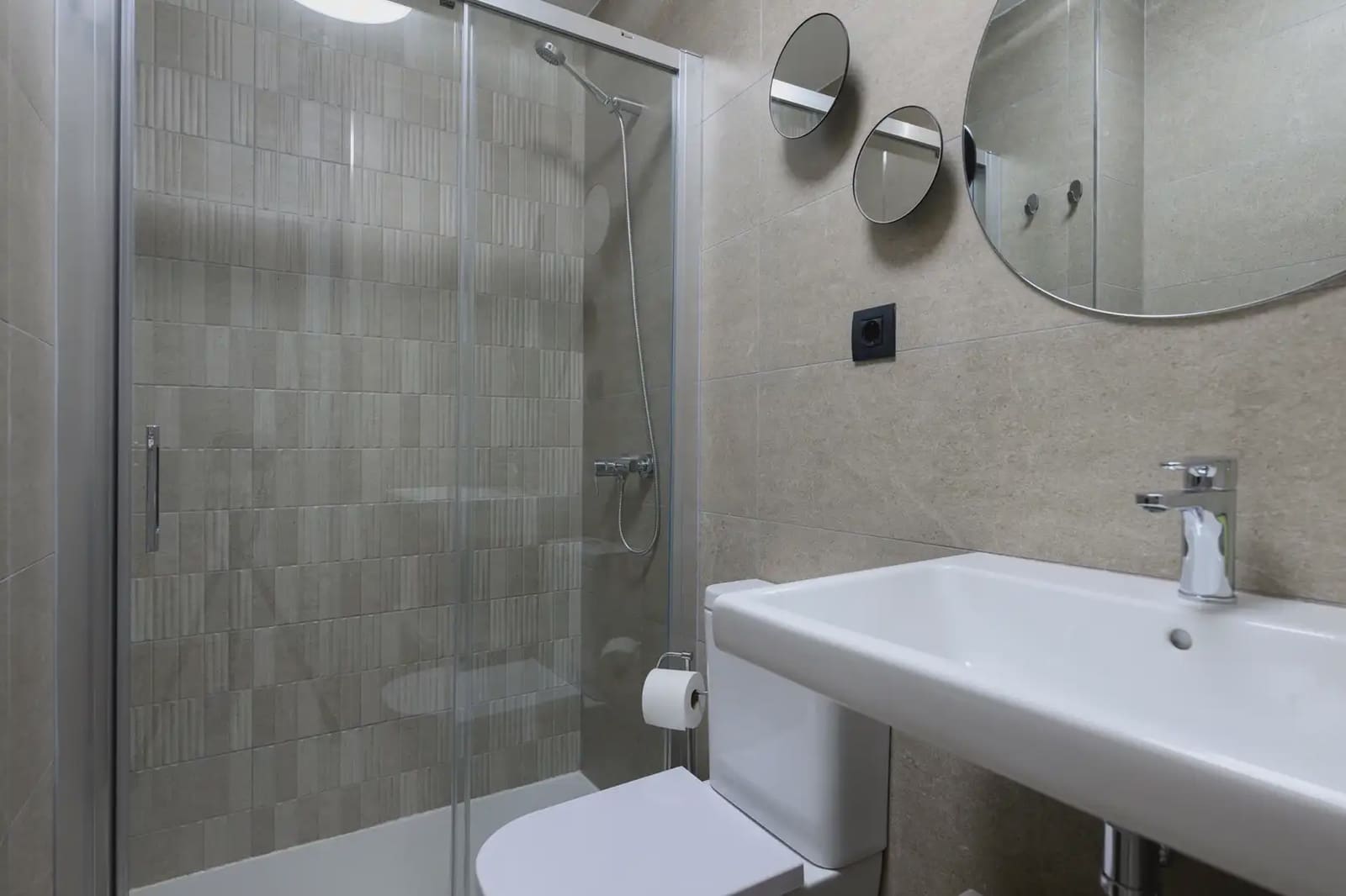 1 soveværelse Lejlighed til leje i Las Palmas de Gran Canaria - € 900 (Ref: 9996325)