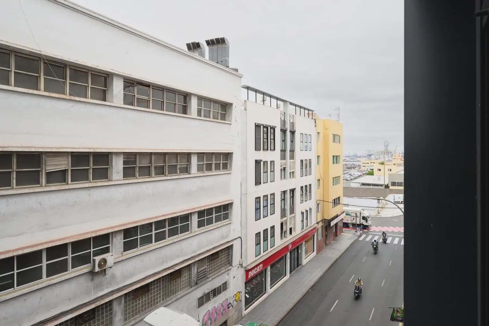 1 soveværelse Lejlighed til leje i Las Palmas de Gran Canaria - € 900 (Ref: 9996325)