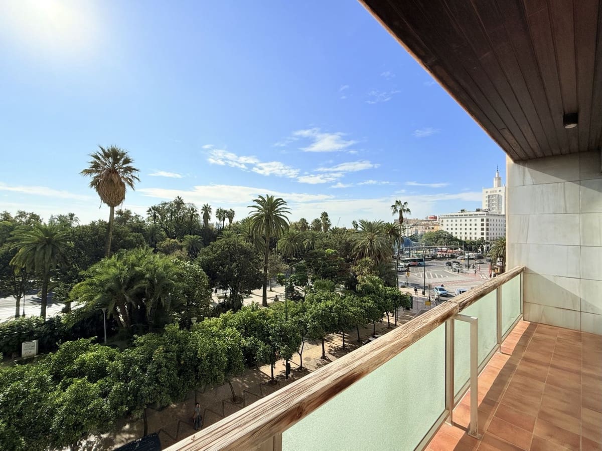 4 bedroom Apartment for sale in Centro Historico, Málaga city €