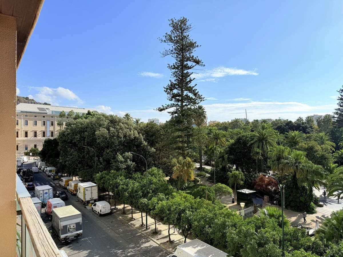 4 bedroom Apartment for sale in Centro Historico, Málaga city €