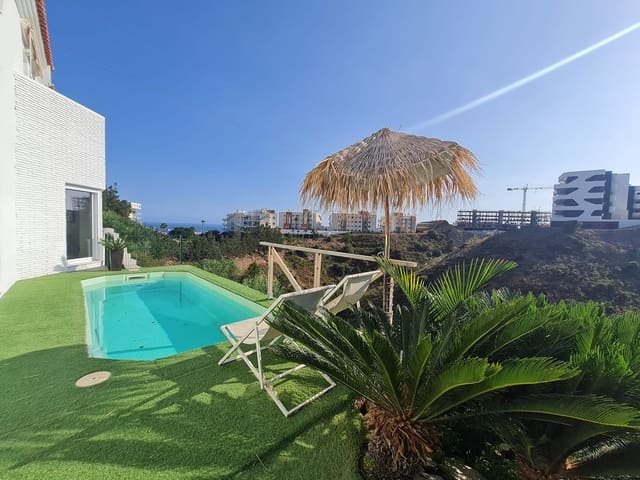 4 soveværelse Semi-Rækkehus til salg i Benalmádena - € 780.000 (Ref: 8764859)
