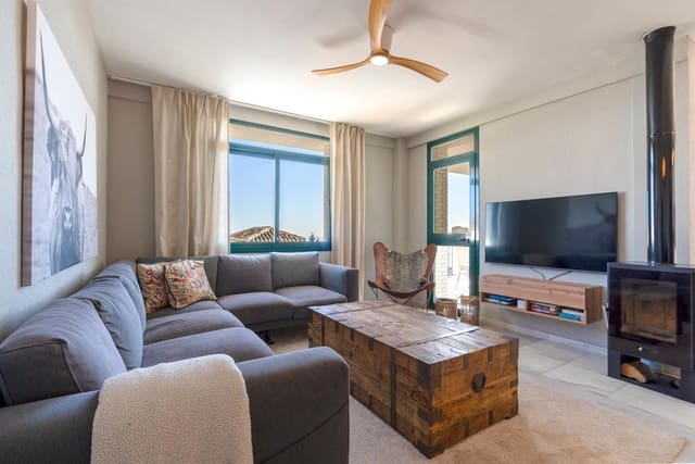 3 soveværelse Semi-Rækkehus til salg i Benalmádena pueblo, Benalmádena - € 690.000 (Ref: 8911961)