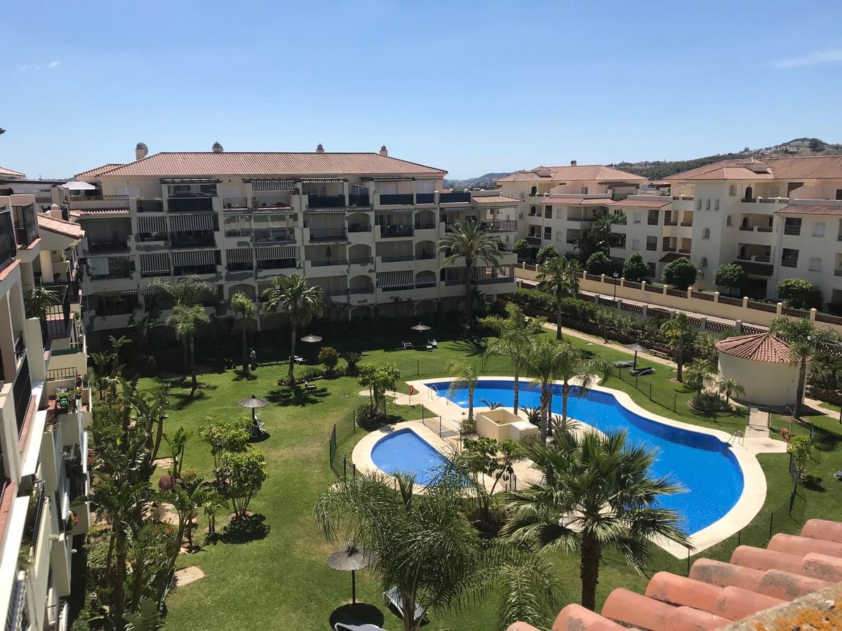 3 soveværelse Lejlighed til salg i La Cala Hills med swimmingpool - € 495.000 (Ref: 9035158)