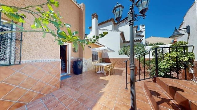 4 soveværelse Semi-Rækkehus til salg i El Coto, Mijas - € 475.000 (Ref: 9035278)