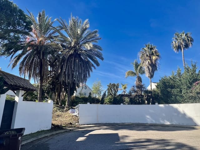 Byggegrund til salg i Guadalmina Baja, Marbella - € 1.390.000 (Ref: 9035323)