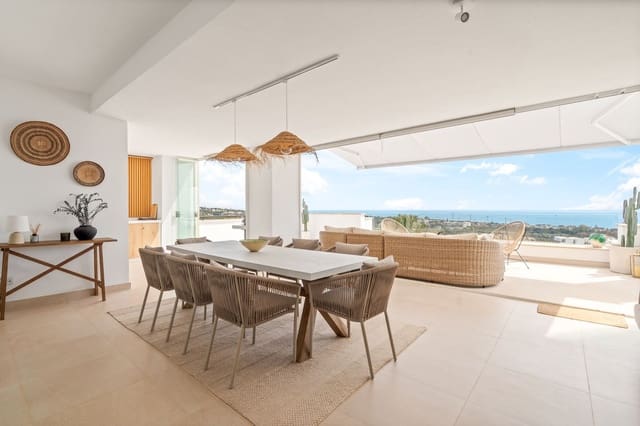 3 soveværelse Semi-Rækkehus til salg i Los Monteros, Marbella - € 995.000 (Ref: 9106885)
