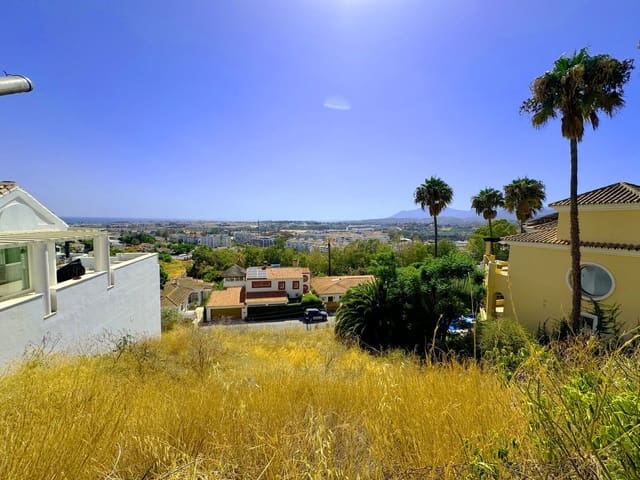 Building Plot for sale in Nueva Andalucia, Marbella - € 995,000 (Ref: 9184060)