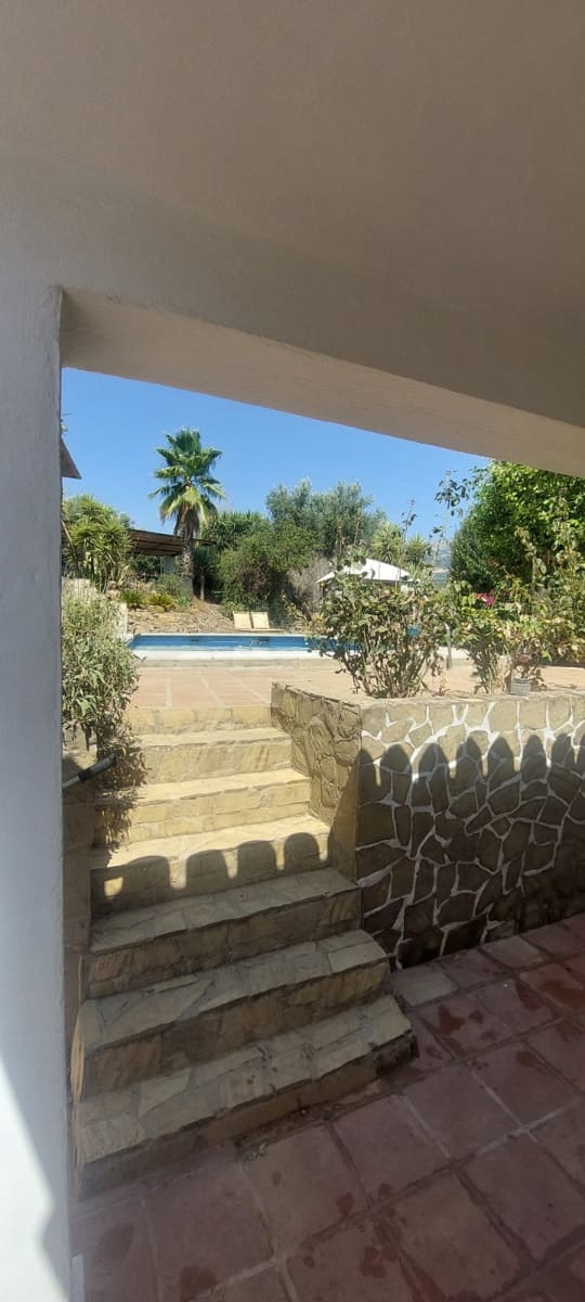 3 slaapkamer Villa te koop in Riogordo met zwembad garage - € 360.000 (Ref: 8920860)