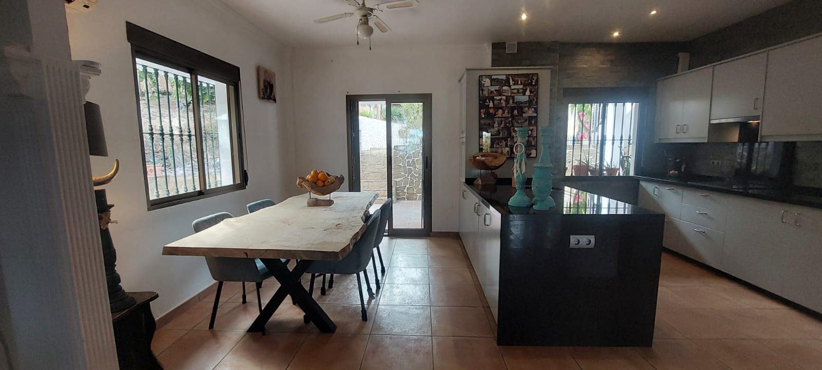 3 slaapkamer Villa te koop in Riogordo met zwembad garage - € 360.000 (Ref: 8920860)