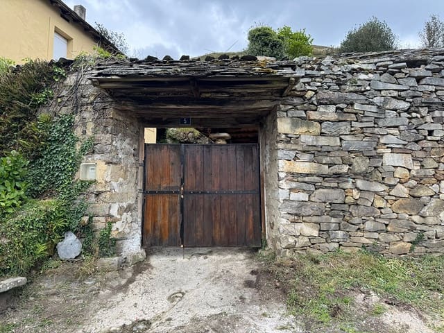 4 soveværelse Finca/Landehus til salg i Tineo med garage - € 136.000 (Ref: 9126956)