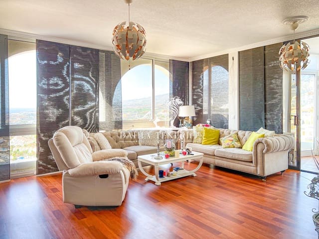 Chalet de 5 habitaciones en San Eugenio Alto, Adeje en venta con garaje - 625.000 € (Ref: 8543317)