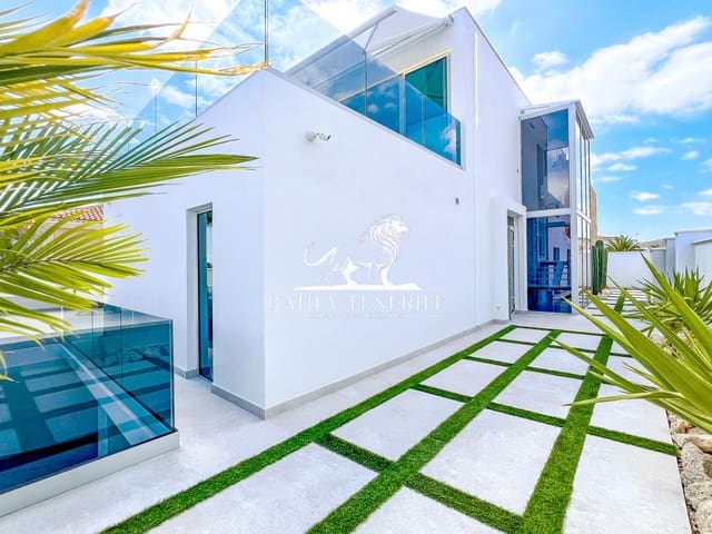 4 chambre Villa/Maison à vendre à Casco Urbano, Adeje avec piscine garage - 1 390 000 € (Ref: 8546426)