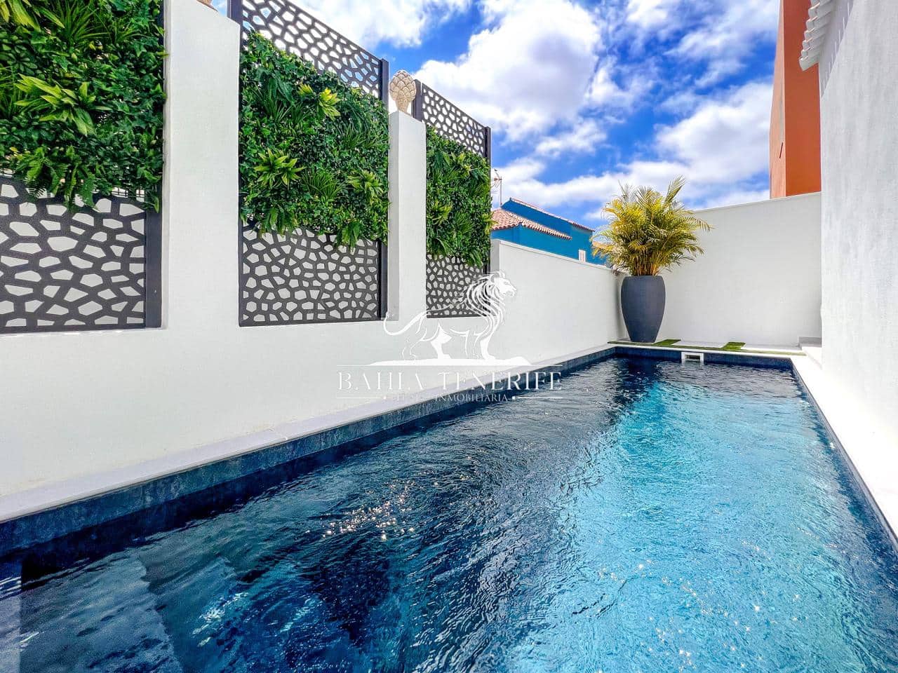 4 soveværelse Villa til salg i Adeje med swimmingpool garage - € 1.390.000 (Ref: 8546426)