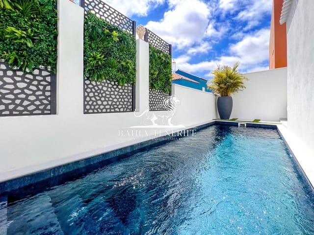 4 chambre Villa/Maison à vendre à Casco Urbano, Adeje avec piscine garage - 1 390 000 € (Ref: 8546426)