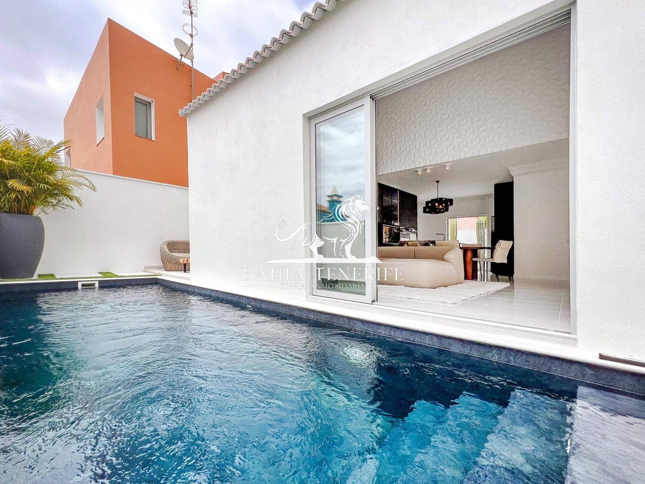 4 soveværelse Villa til salg i Adeje med swimmingpool garage - € 1.390.000 (Ref: 8546426)