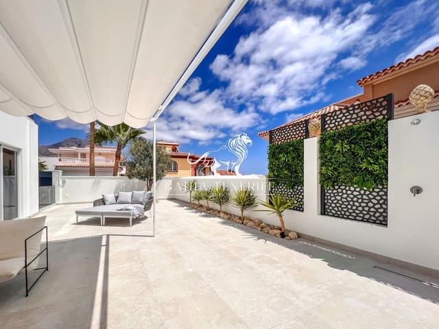 4 chambre Villa/Maison à vendre à Casco Urbano, Adeje avec piscine garage - 1 390 000 € (Ref: 8546426)