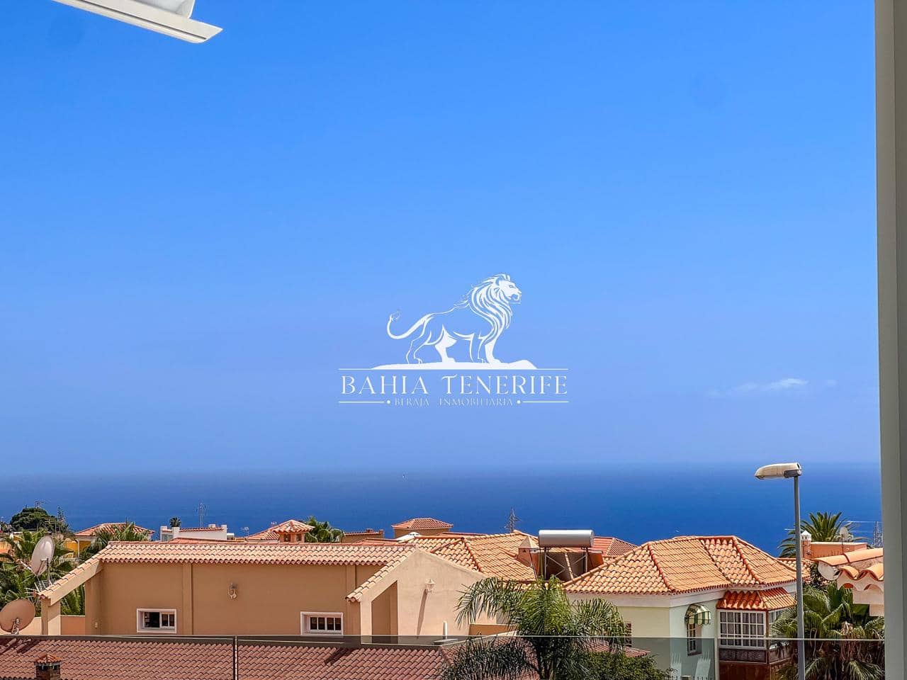 4 soveværelse Villa til salg i Adeje med swimmingpool garage - € 1.390.000 (Ref: 8546426)