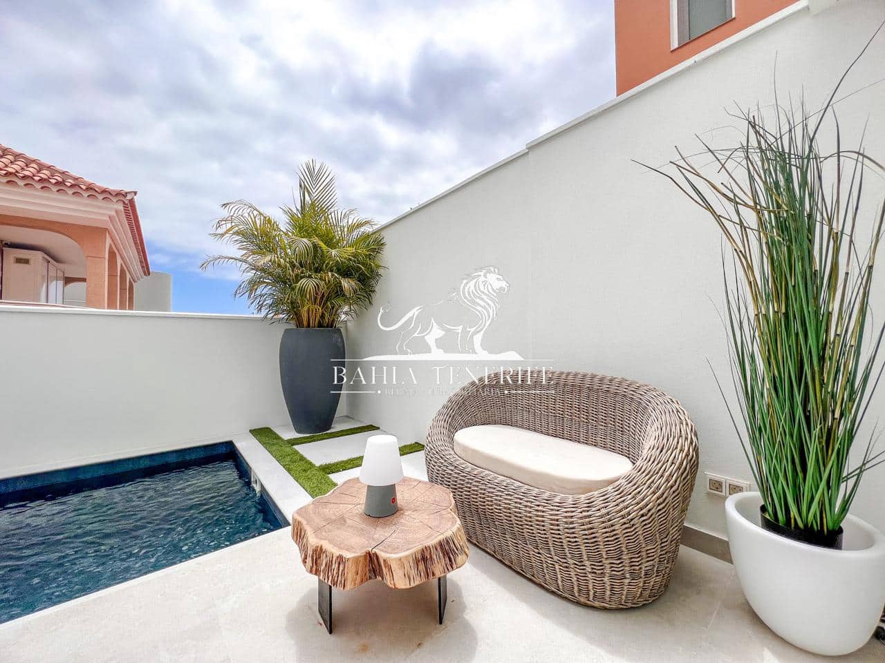 4 soveværelse Villa til salg i Adeje med swimmingpool garage - € 1.390.000 (Ref: 8546426)