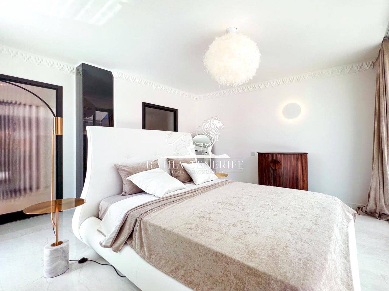 4 soveværelse Villa til salg i Adeje med swimmingpool garage - € 1.390.000 (Ref: 8546426)