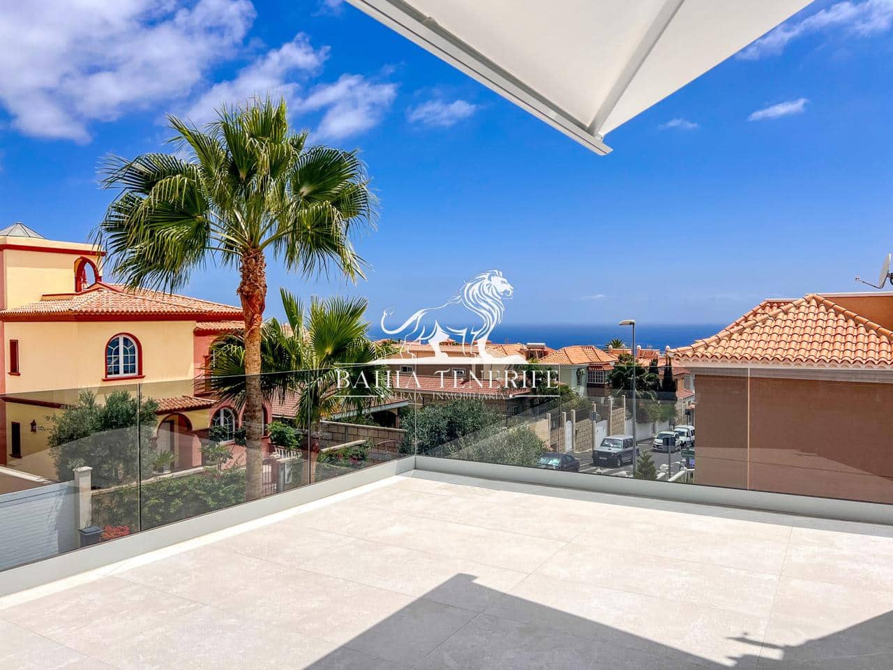 4 soveværelse Villa til salg i Adeje med swimmingpool garage - € 1.390.000 (Ref: 8546426)