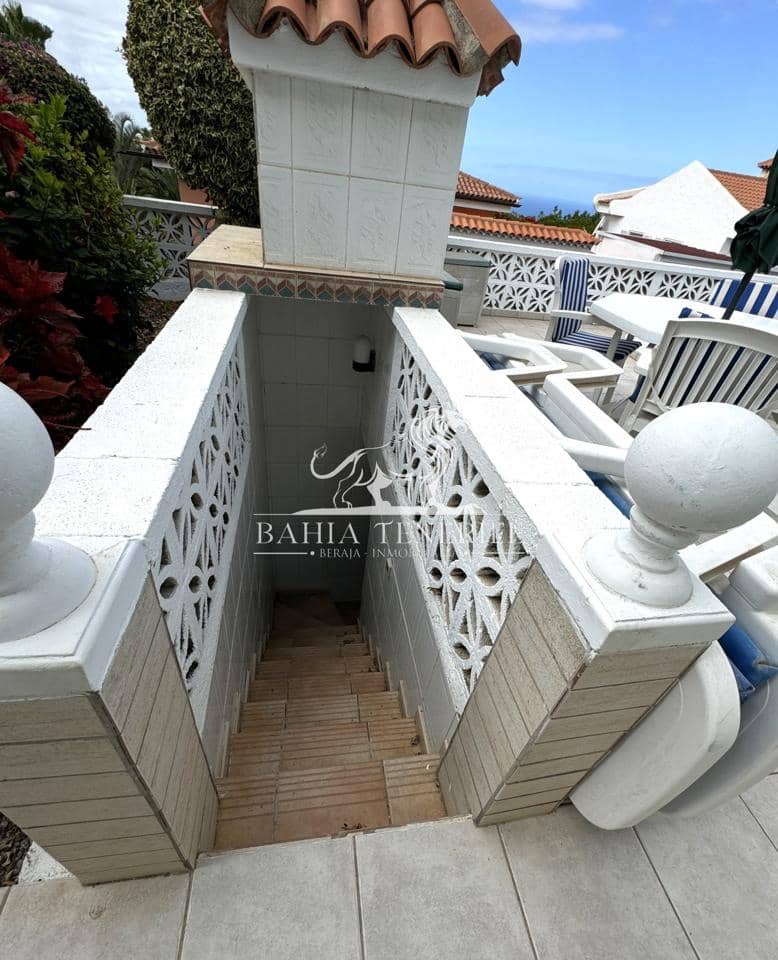 4 soveværelse Villa til salg i Chayofa med swimmingpool - € 775.000 (Ref: 8609601)