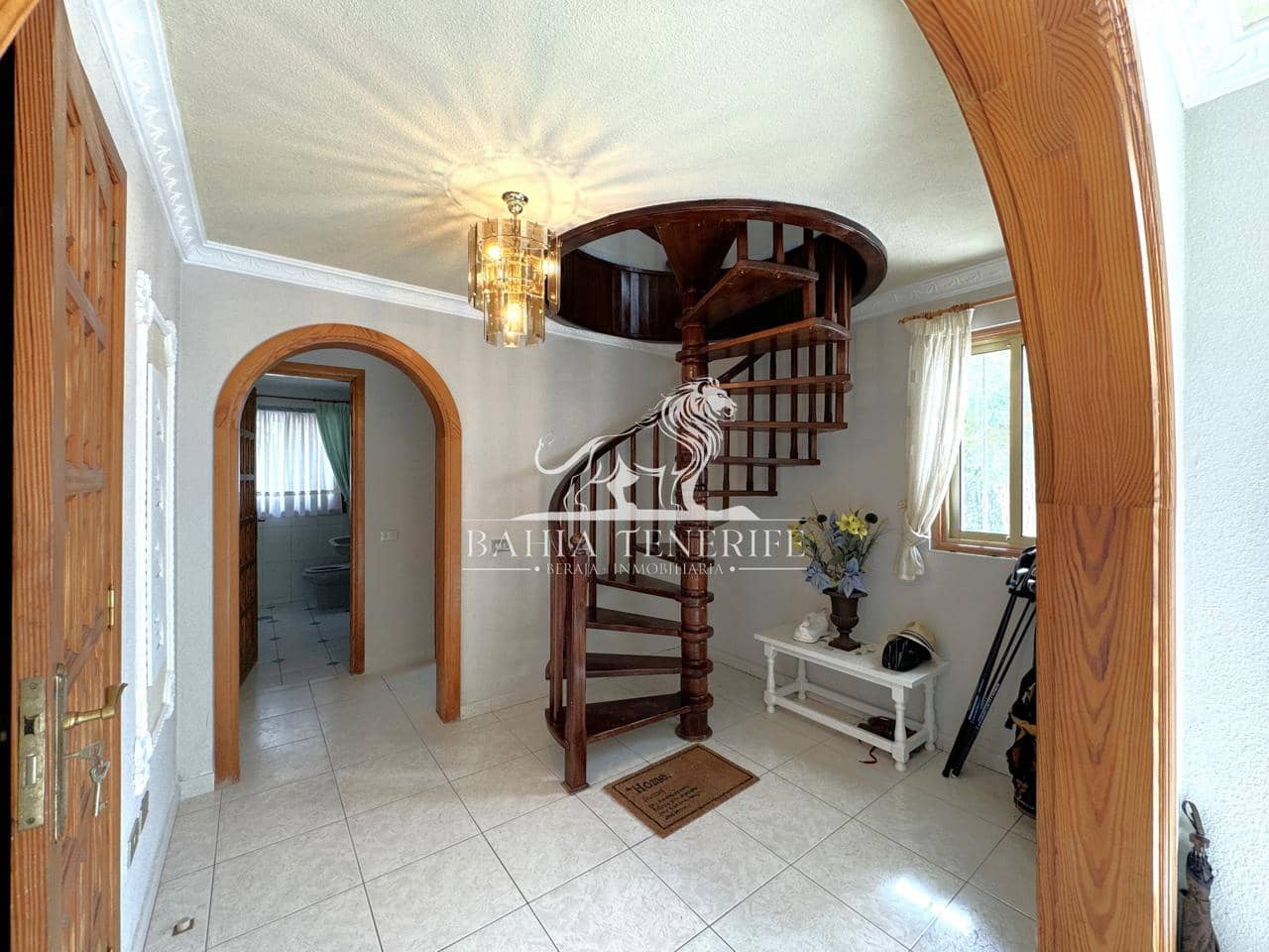 4 soveværelse Villa til salg i Chayofa med swimmingpool - € 775.000 (Ref: 8609601)