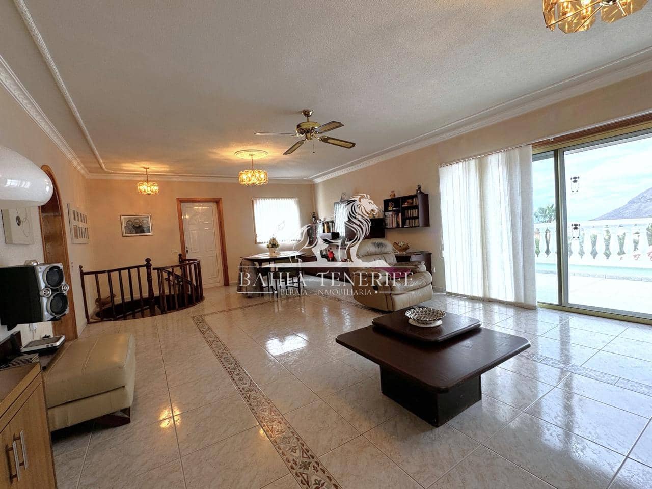 4 soveværelse Villa til salg i Chayofa med swimmingpool - € 775.000 (Ref: 8609601)